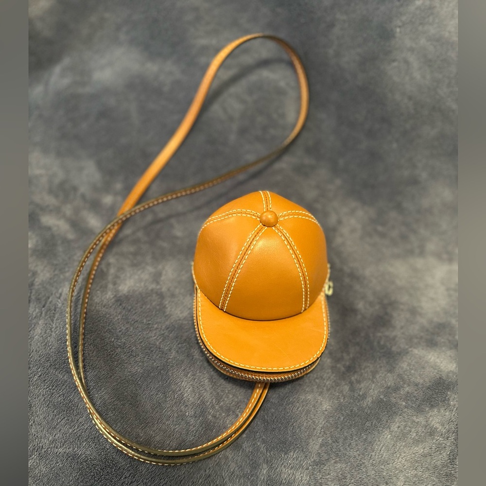 MEDIUM CAP BAG - LEATHER CROSSBODY BAG